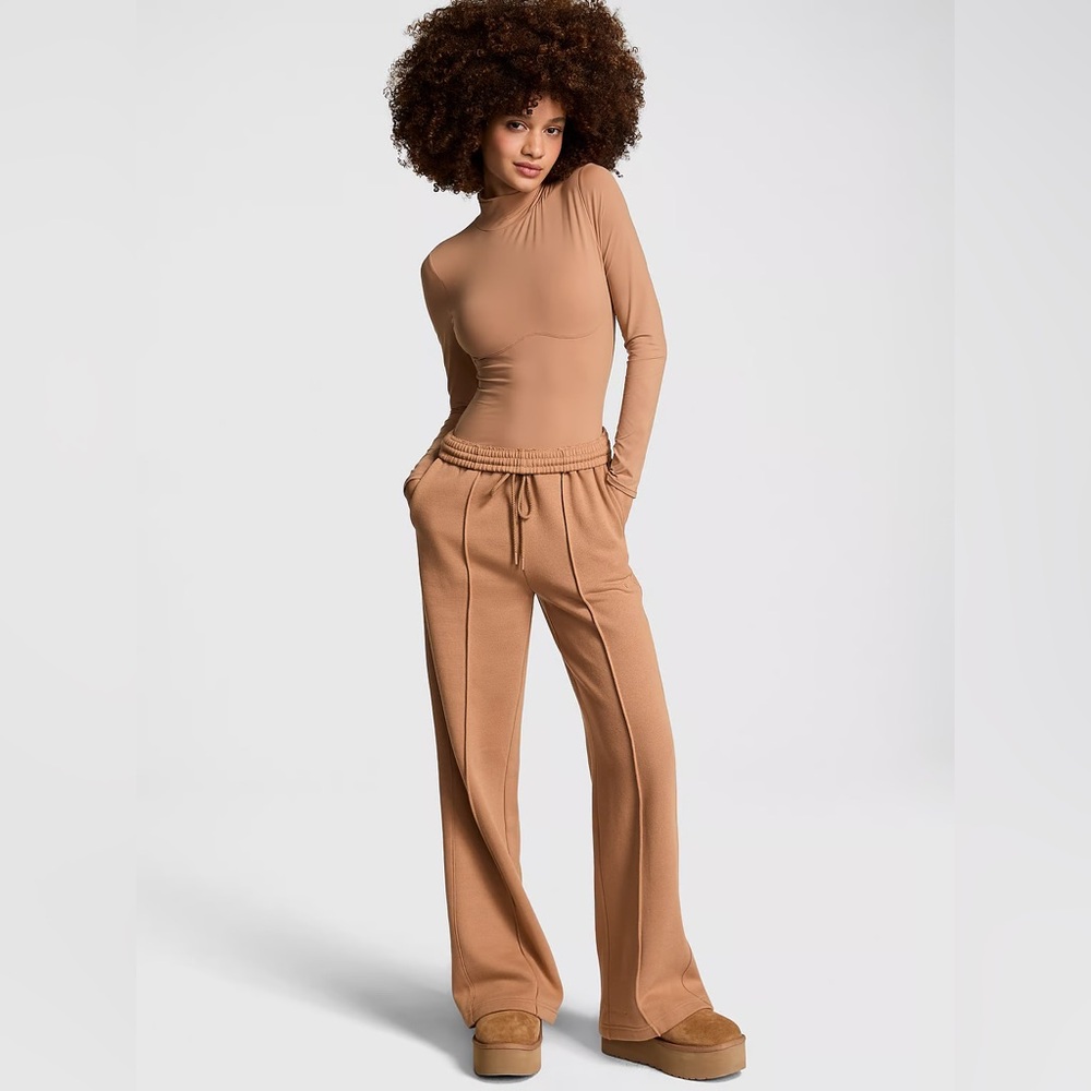 PINK new 
IVY‎ FLEECE WIDE-LEG SWEATPANTS - Picture 2 of 6